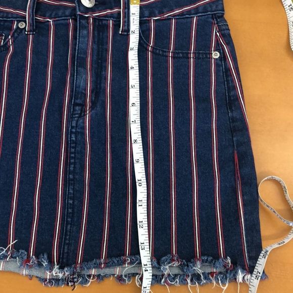 🔴 2 for $25 American Eagle HI Rise Striped Denim size 4 - Picture 6 of 8